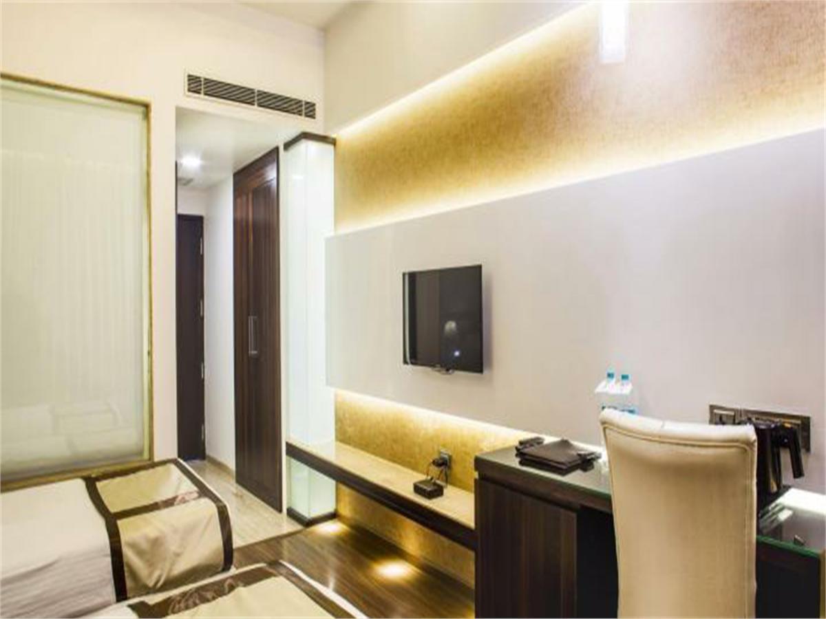 Viceroy Inn Dehradun Extérieur photo