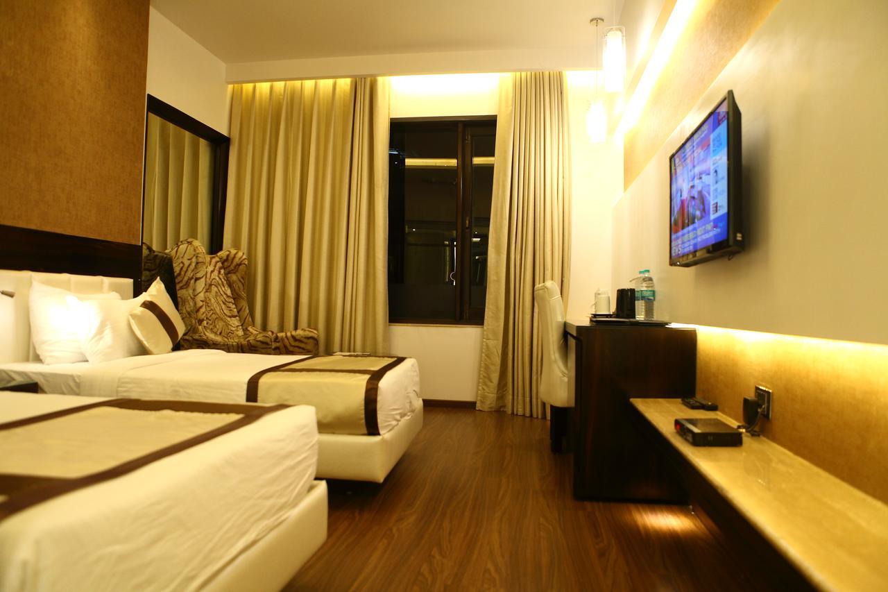Viceroy Inn Dehradun Extérieur photo