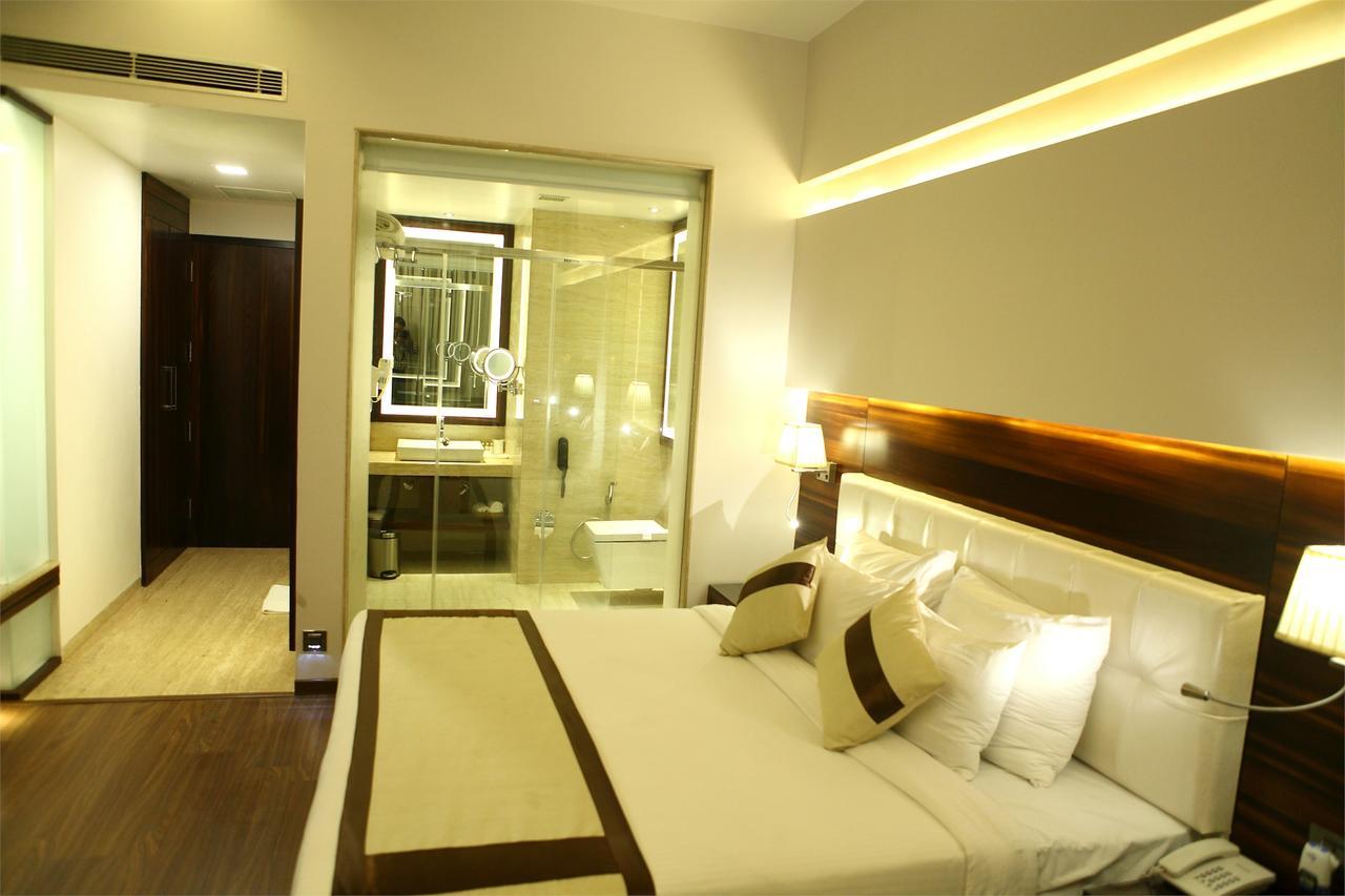 Viceroy Inn Dehradun Extérieur photo