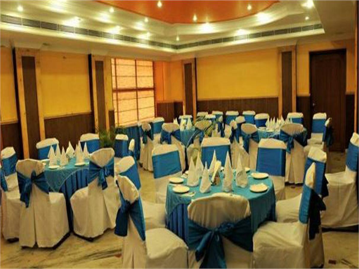 Viceroy Inn Dehradun Extérieur photo