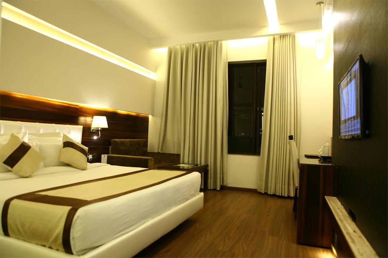 Viceroy Inn Dehradun Extérieur photo